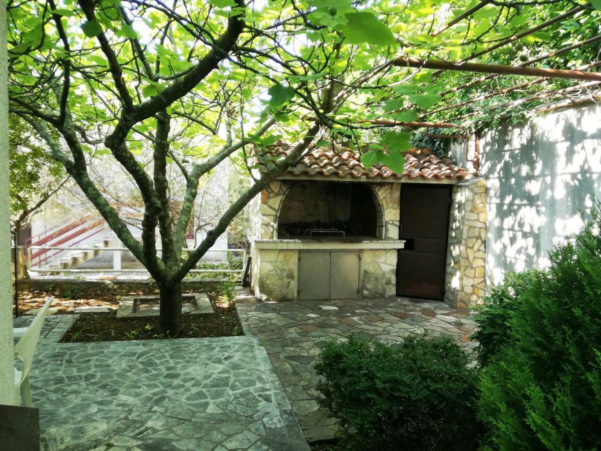 Apartments Martina Njivice Exterior photo